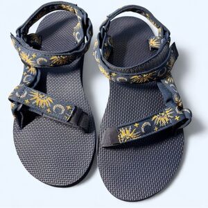 Teva Sun & Moon‎ Women’s Print Sandals Size 10